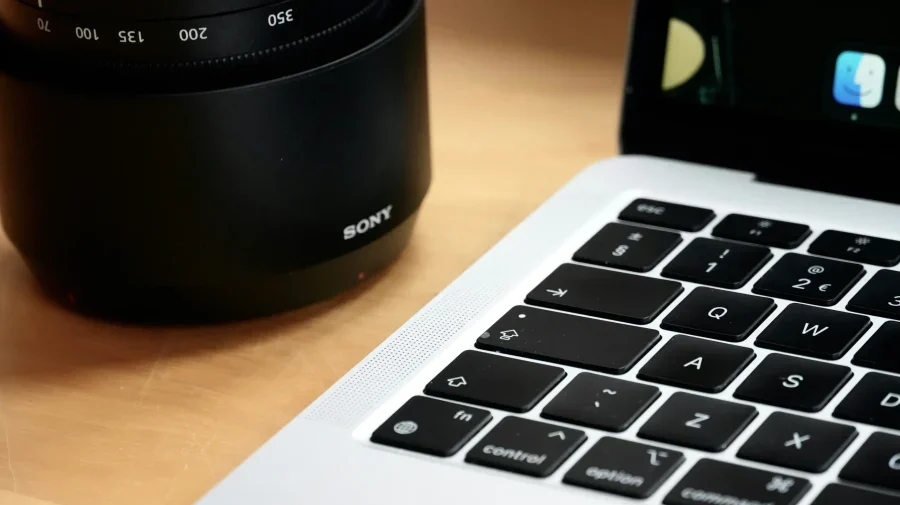 Tangentbord och kameralins